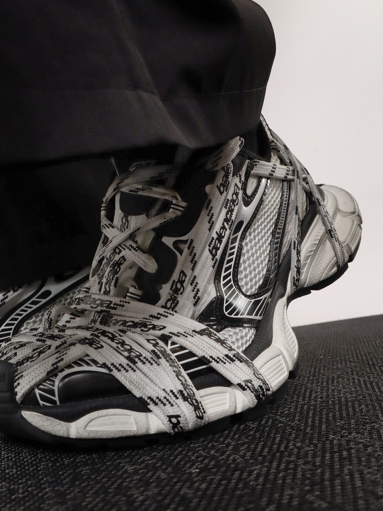 Balenciaga - Man - White - Sneaker