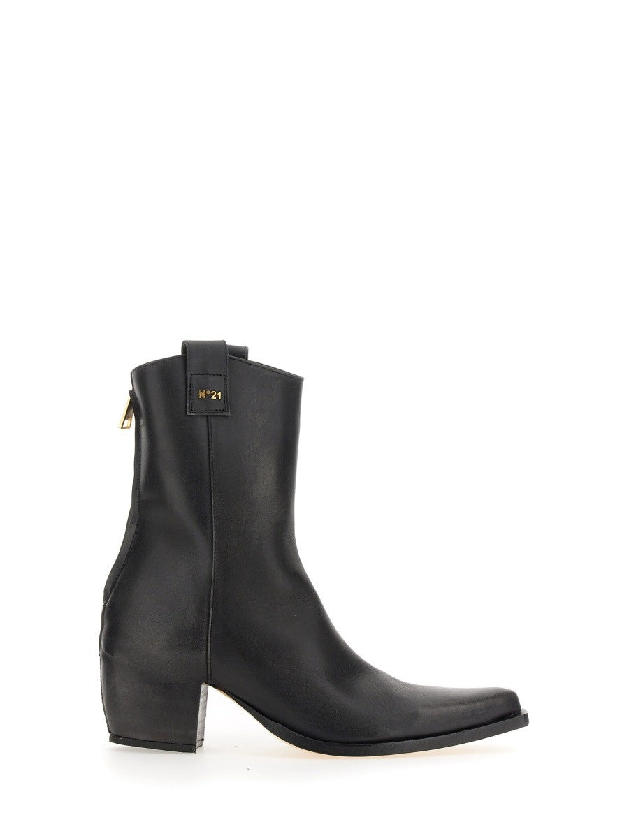 N°21 - Woman - Black - Boot