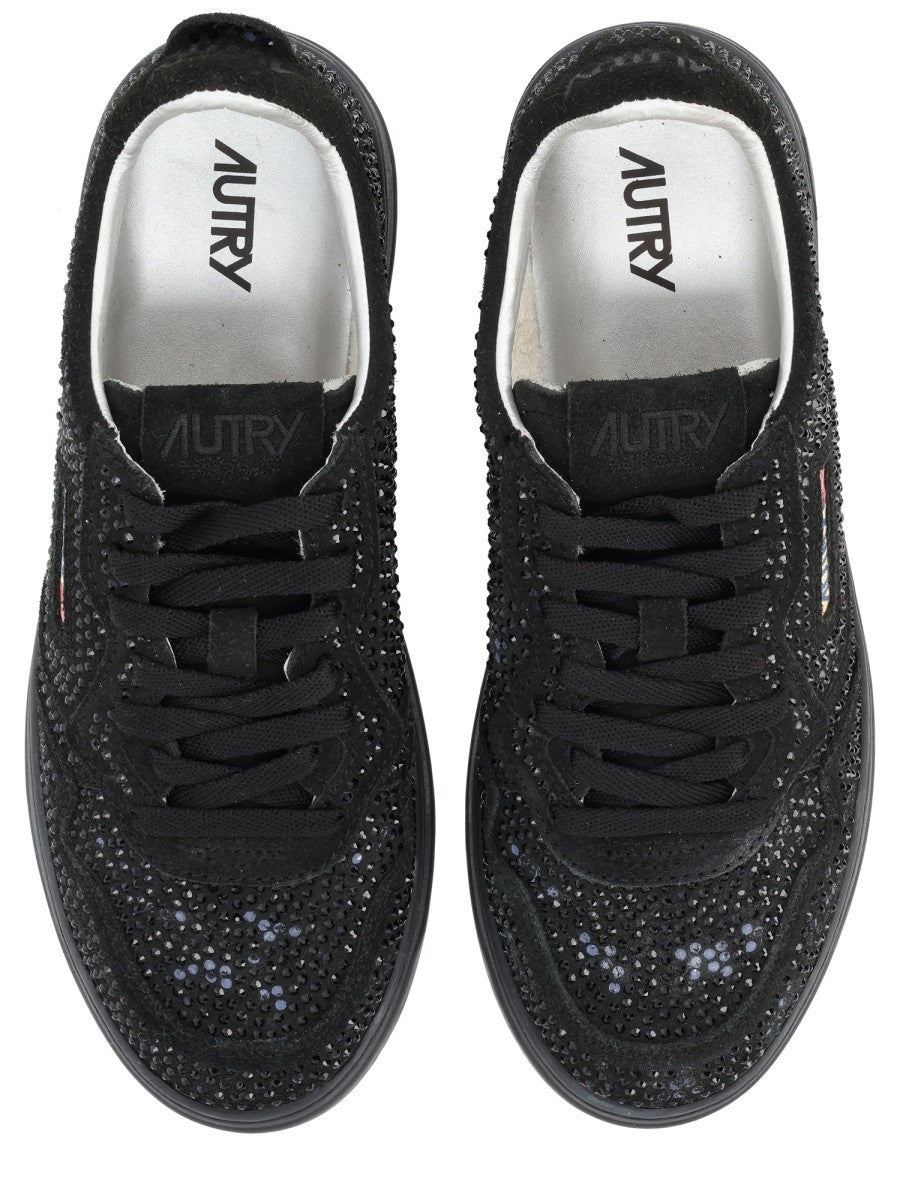 Autry - Woman - Black - Sneaker