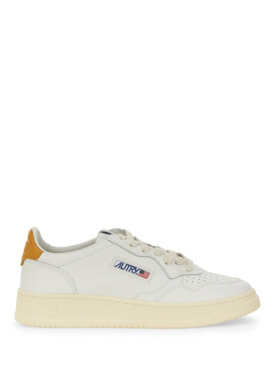 Autry - Woman - White - Sneaker