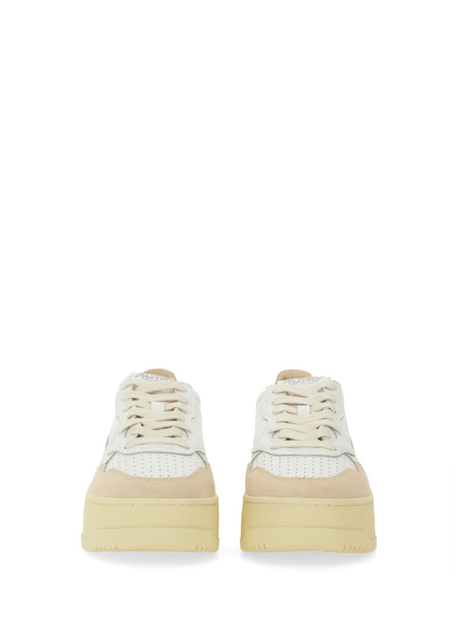 Autry - Woman - White - Sneaker
