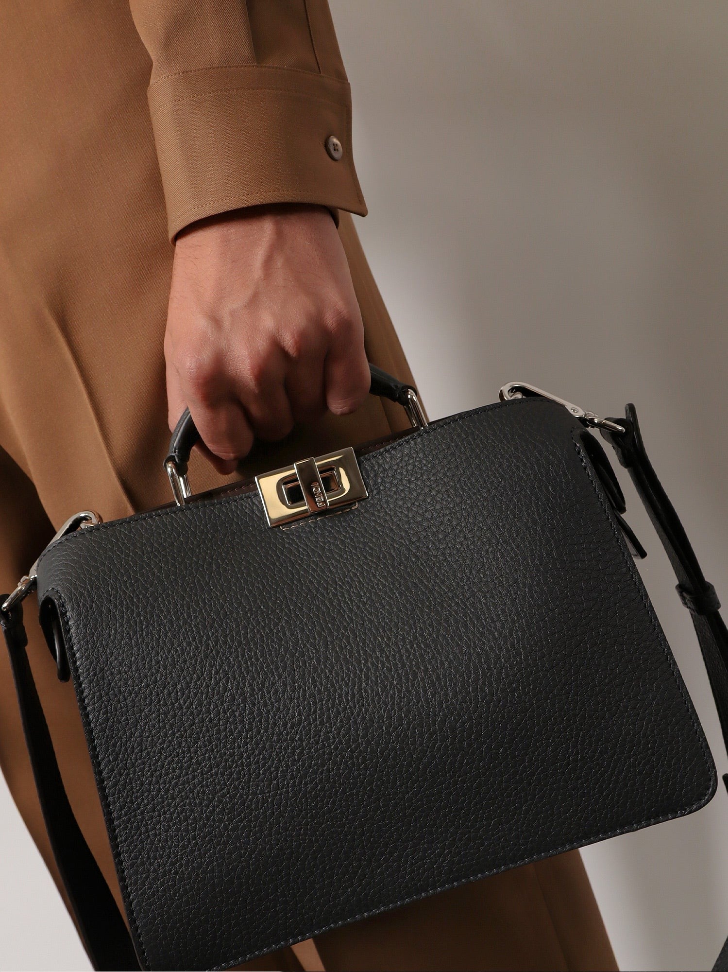 Fendi – Férfi – Fekete – Övtáska