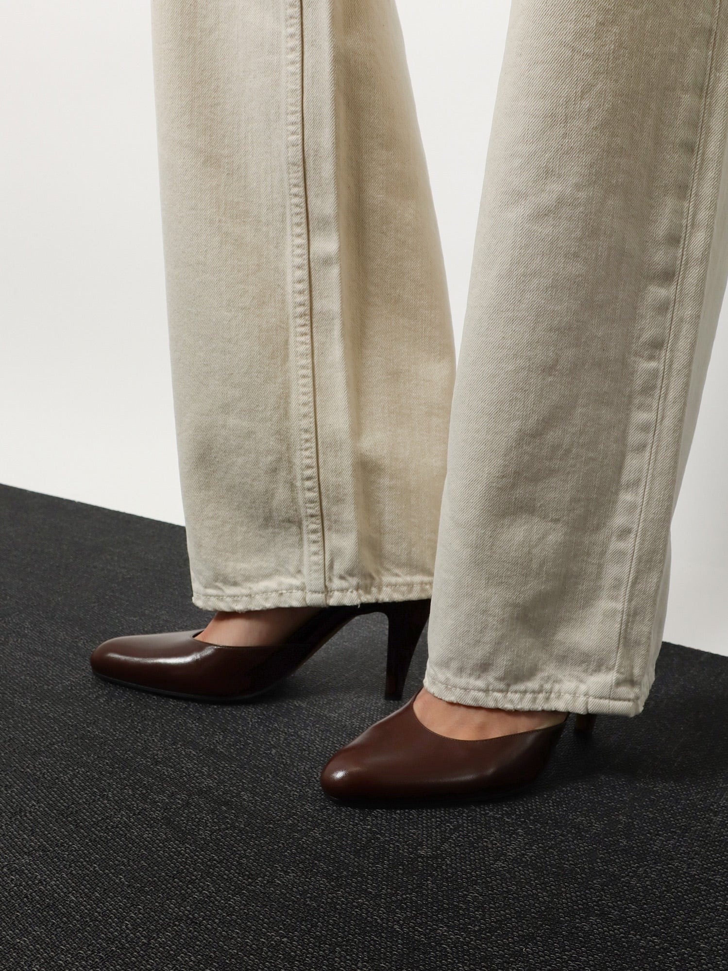 THE ROW - Woman - Brown - Pump