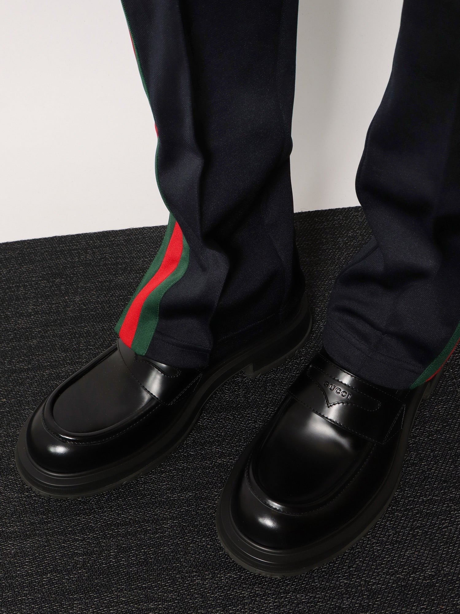 Gucci - Man - Black - Loafer