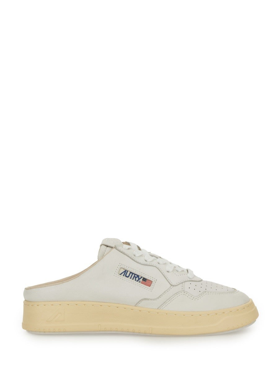 Autry - Woman - White - Sneaker