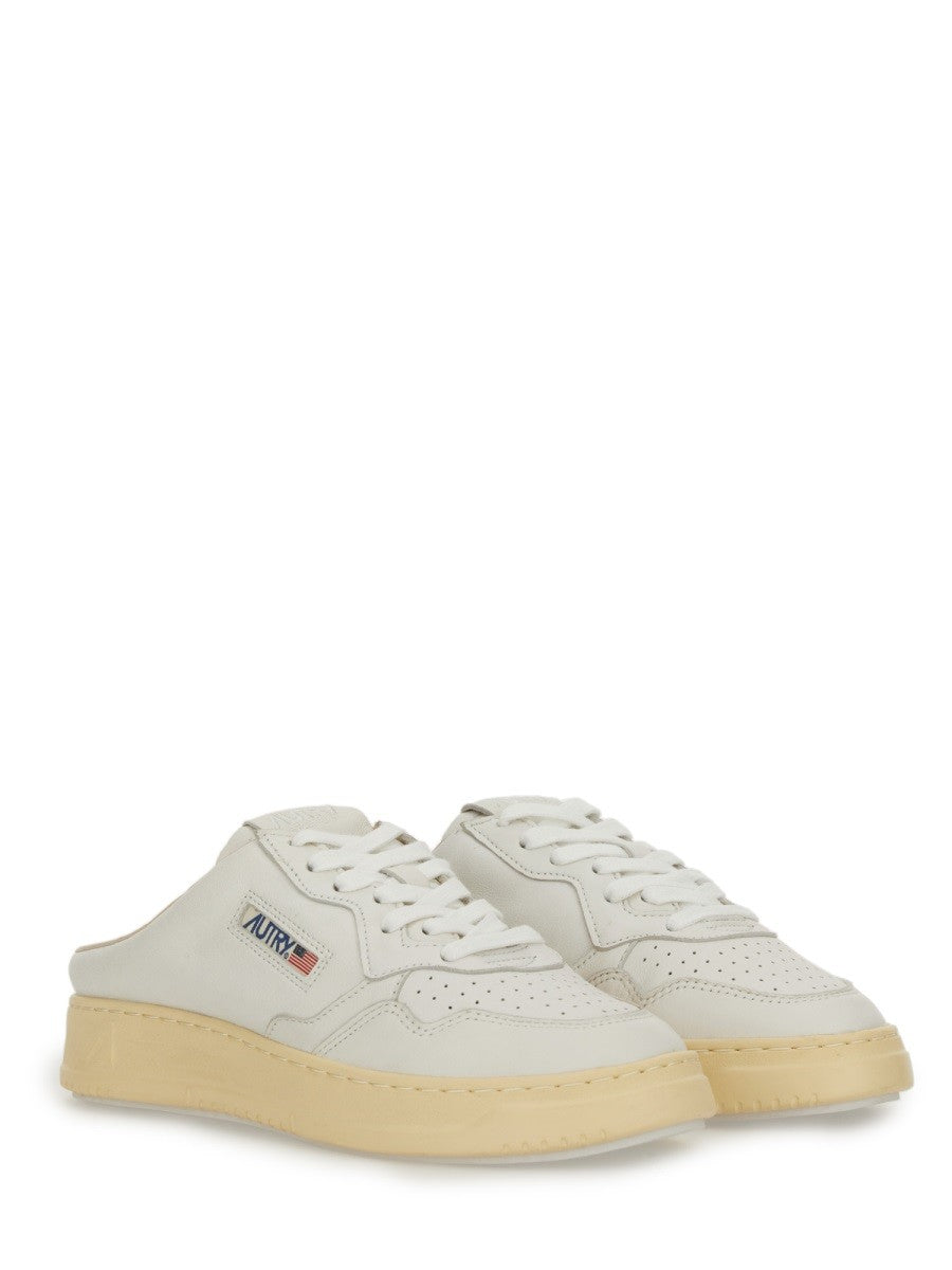 Autry - Woman - White - Sneaker