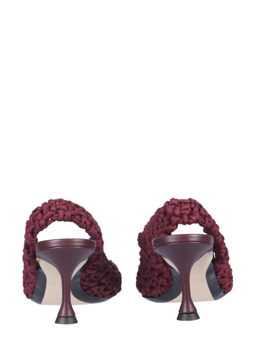 N°21 - Woman - Red - Heel