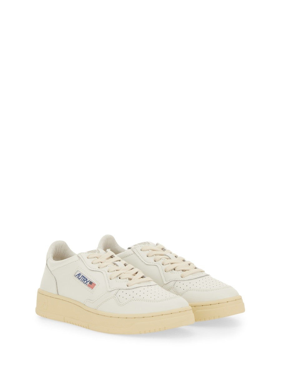 Autry - Woman - White - Sneaker
