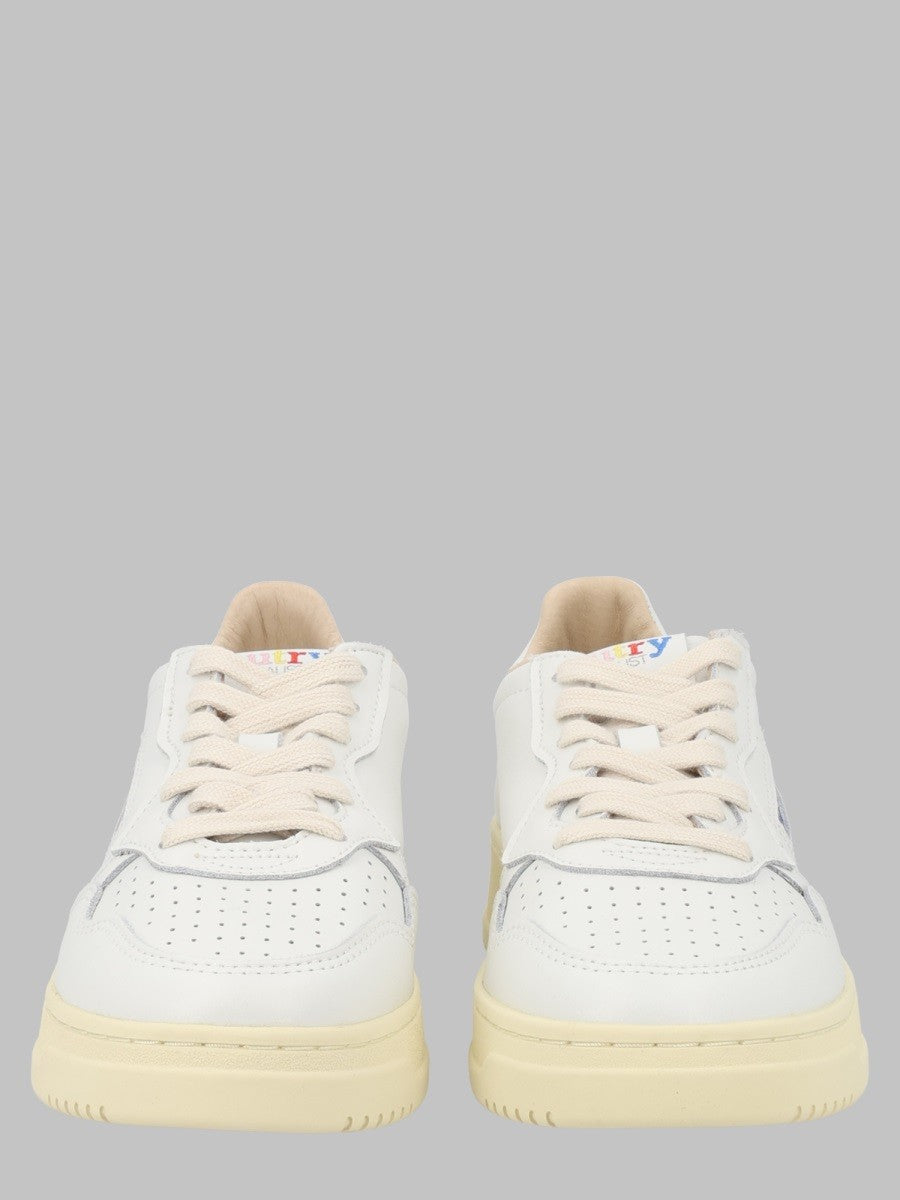 Autry - Woman - White - Sneaker