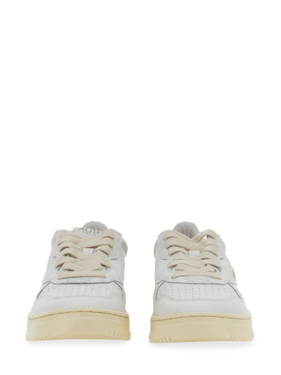 Autry - Woman - White - Sneaker